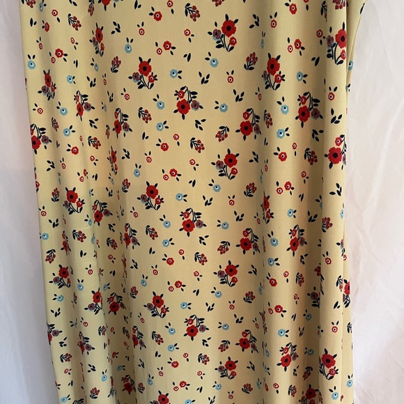 Women’s LuLaRoe 2xl sleeveless yellow w/ flowers maxi dress $13 - Picture 2 of 7